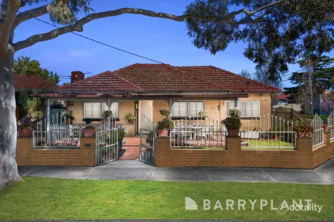 33 DUNKELD AVE, SUNSHINE NORTH, VIC 3020