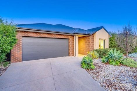 Property photo of 14 Fantail Crescent Williams Landing VIC 3027