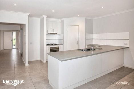 Property photo of 8 Watergum Avenue Craigieburn VIC 3064