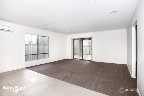 Property photo of 8 Watergum Avenue Craigieburn VIC 3064