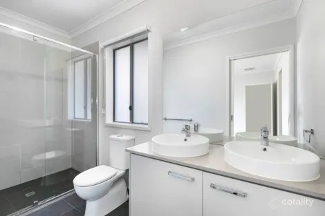 Property photo of 12 Adelong Street Werribee VIC 3030