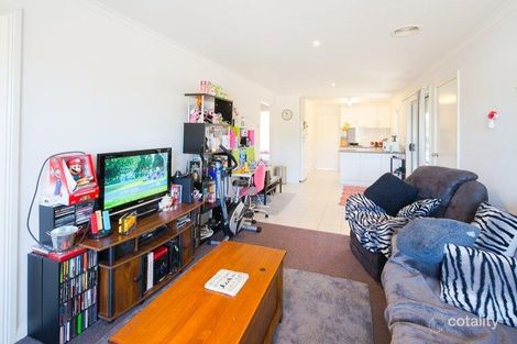 Property photo of 16 Ashwood Gardens Mitchell Park VIC 3355