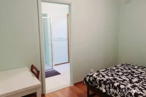 Property photo of 32 Rochester Drive Thomastown VIC 3074
