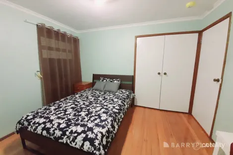 Property photo of 32 Rochester Drive Thomastown VIC 3074