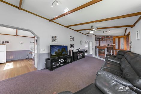 Property photo of 2 March Street Tuggerawong NSW 2259