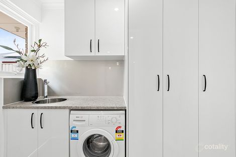 Property photo of 40 Hinkler Crescent Modbury Heights SA 5092
