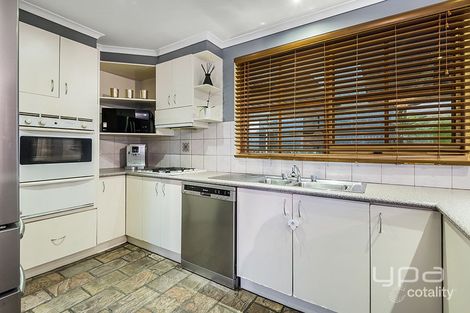Property photo of 19 Pembroke Crescent Craigieburn VIC 3064