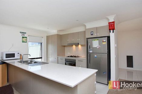 Property photo of 10 Rathgar Mews Wyndham Vale VIC 3024