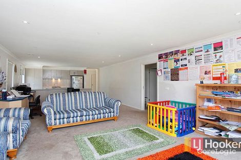 Property photo of 10 Rathgar Mews Wyndham Vale VIC 3024