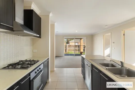 Property photo of 53 Tyler Crescent Tarneit VIC 3029