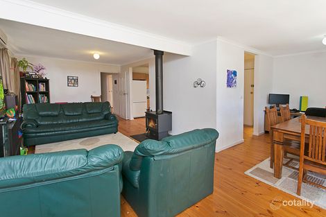 Property photo of 22 Anne Road Woodend VIC 3442