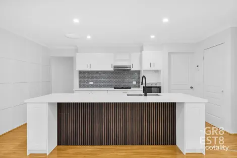Property photo of 81 Scotsdale Drive Cranbourne East VIC 3977