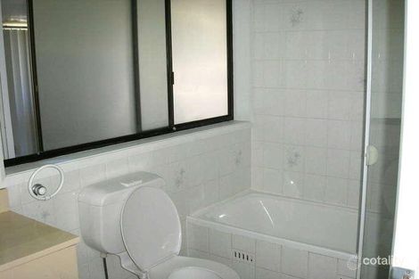 Property photo of 4 Trabb Place Ambarvale NSW 2560