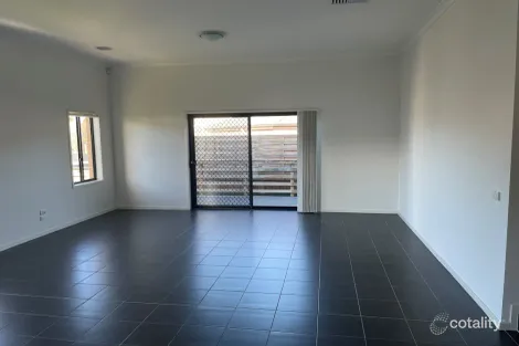 Property photo of 32 Peterborough Drive Doreen VIC 3754