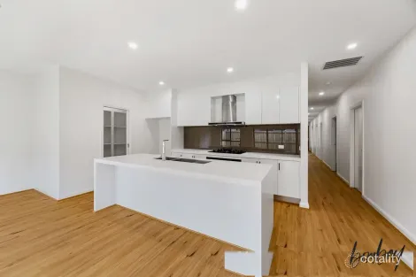 22 Leafspring Rd, Donnybrook, VIC 3064