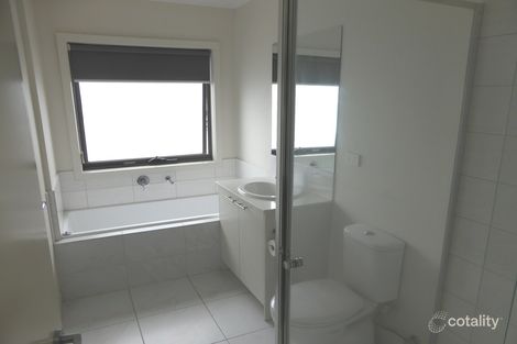 Property photo of 3 Lithgow Way Mooroolbark VIC 3138