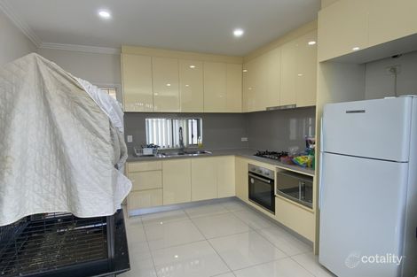 Property photo of 31 Winton Avenue Edensor Park NSW 2176