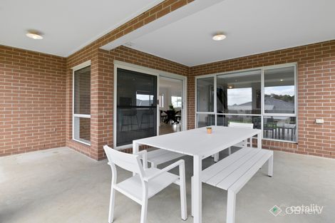 Property photo of 18 Montalto Drive Pakenham VIC 3810