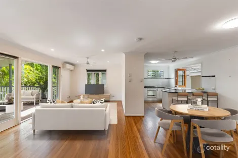 19 Ferrand St, Tarragindi, QLD 4121