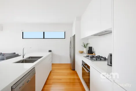 Property photo of 2/9 Nerissa Grove Oak Park VIC 3046