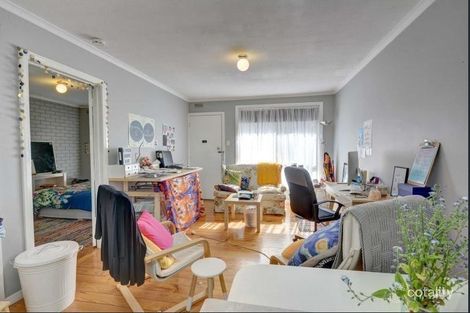 Property photo of 9/10 Simpson Street Black Hill VIC 3350