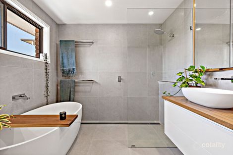 Property photo of 6 Lowana Crescent Kahibah NSW 2290