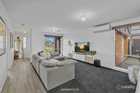 Property photo of 21 Hamilton Drive Cranbourne North VIC 3977