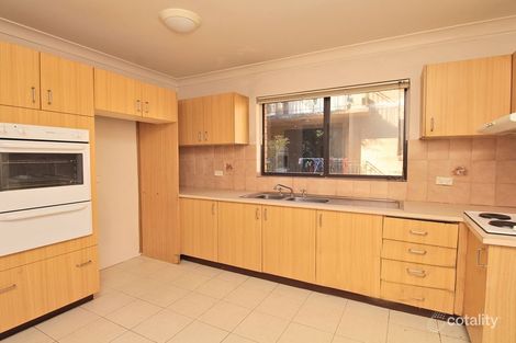Property photo of 2/211 Hawkesbury Road Westmead NSW 2145