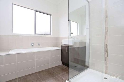 Property photo of 15/11 Katsura Retreat Roxburgh Park VIC 3064