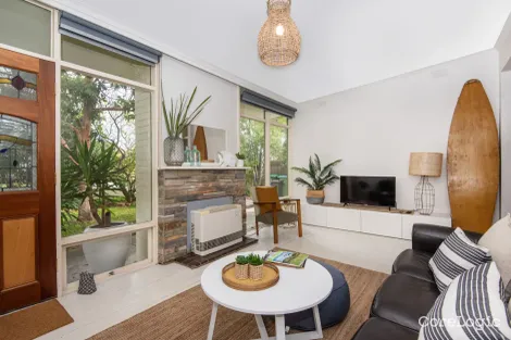 Property photo of 11 Warranilla Avenue Rosebud VIC 3939