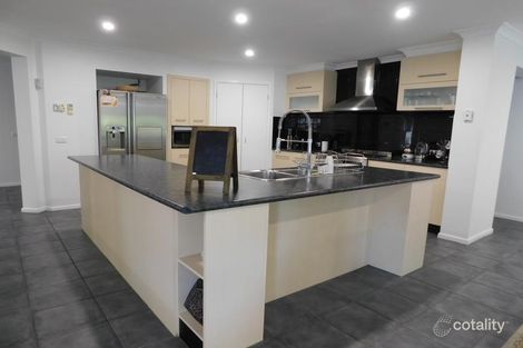 Property photo of 16 Gravlier Way South Morang VIC 3752