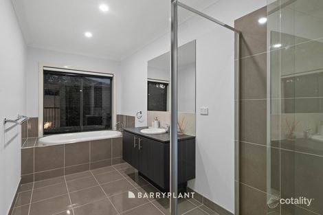 Property photo of 4 Marcanna Place Beaconsfield VIC 3807