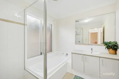 Property photo of 14/10 Delamere Way Camillo WA 6111