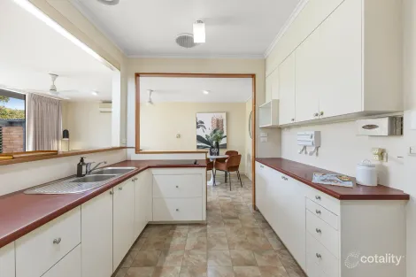 Property photo of 30 Hillview Avenue Mount Waverley VIC 3149