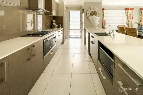 Property photo of 9 Elizabeth Circuit Flinders NSW 2529