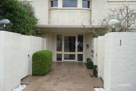 Property photo of 4/1 Carmyle Avenue Toorak VIC 3142