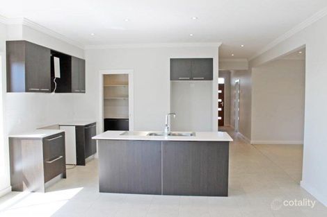 Property photo of 14 Aleman Green Mernda VIC 3754