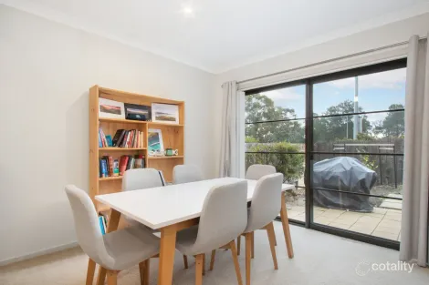 Property photo of 2/1 Ashley Drive Wanniassa ACT 2903