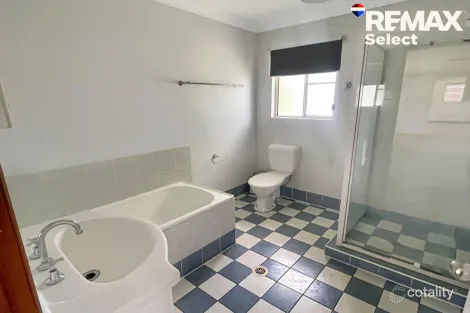 Property photo of 39 Schapers Road Glenella QLD 4740