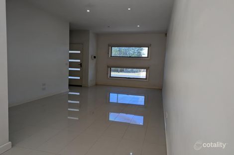 Property photo of 14 Densham Way Craigieburn VIC 3064