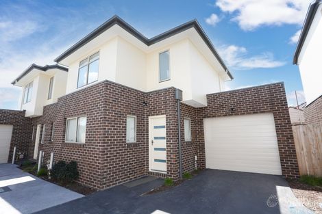 Property photo of 2/35 Whitelaw Street Reservoir VIC 3073