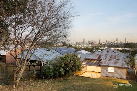 10 SIXTH AVE, WINDSOR, QLD 4030