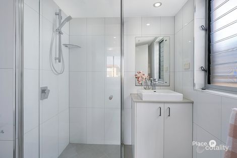 Property photo of 18/36 Kitchener Street Coorparoo QLD 4151