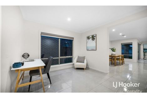 Property photo of 8 Living Crescent Point Cook VIC 3030