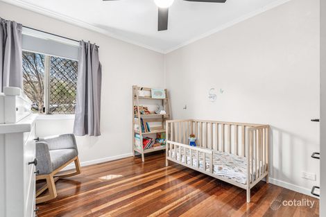 Property photo of 42 Roseneath Parade Wynnum West QLD 4178