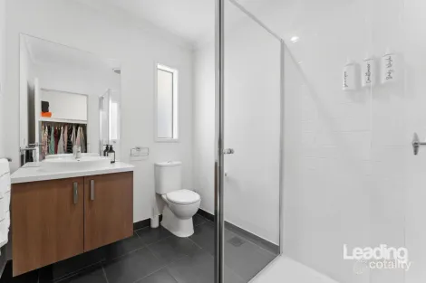 Property photo of 22 Sorrel Circuit Sunbury VIC 3429