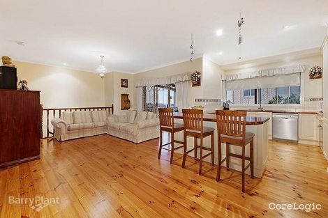 Property photo of 17 Grantham Crescent Berwick VIC 3806