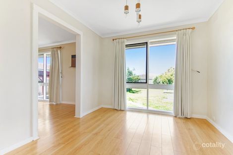 Property photo of 4 Ozone Crescent Bell Park VIC 3215