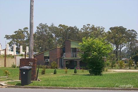 211 Douglas St, Oxley, QLD 4075