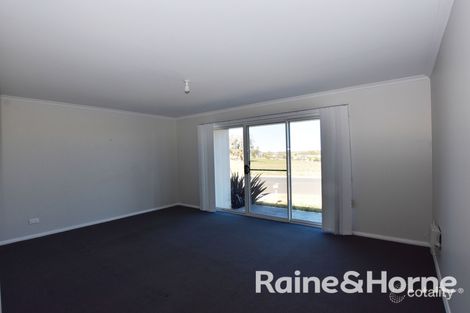 Property photo of 79 Botanic Way Orange NSW 2800